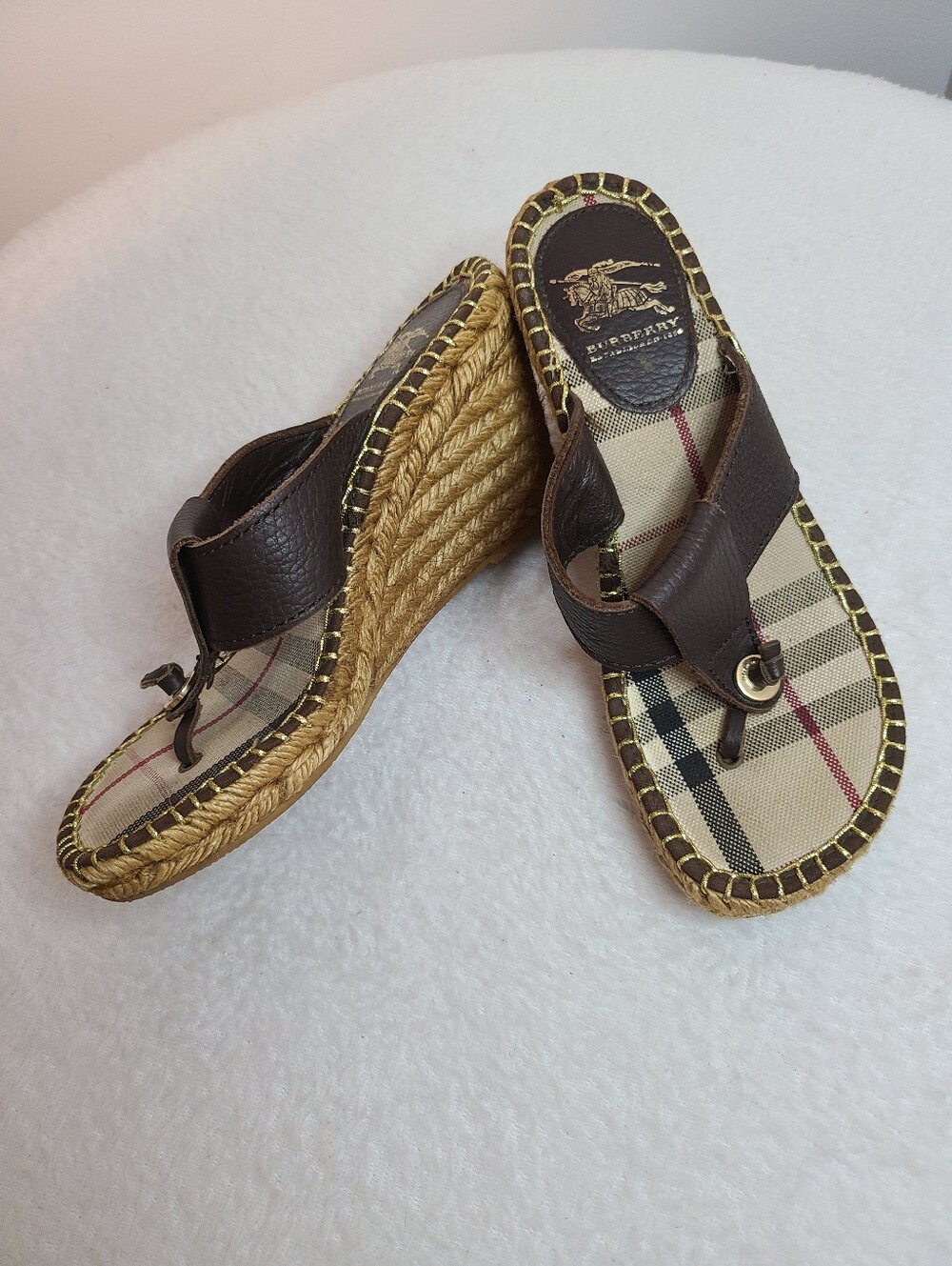 Burberry Classic Nova Check Espadrille Leather Wedge Thong Sandals Size 36